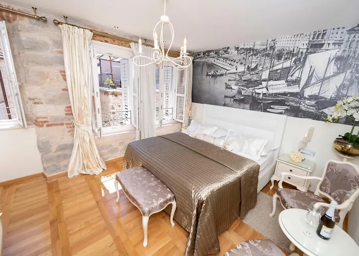 Gothic Palace Heritage 4*