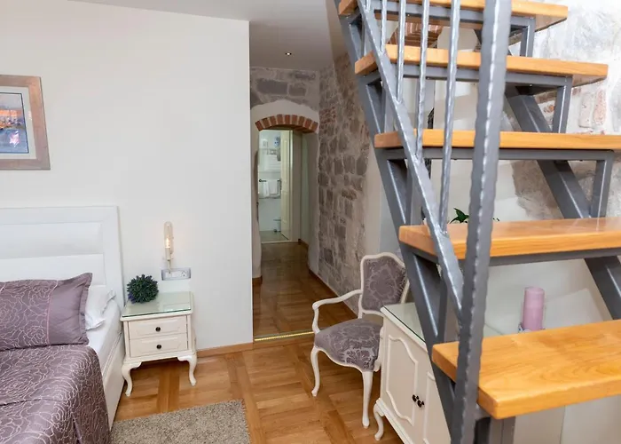 Gothic Palace Heritage ゲストハウス スプリト