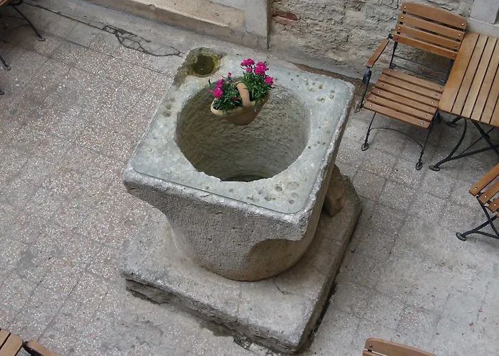 Gothic Palace Heritage 4* スプリト