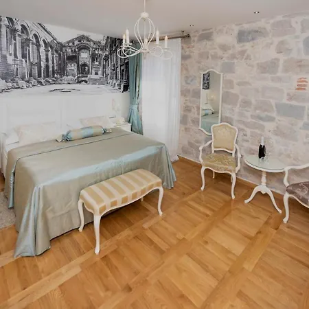 Gothic Palace Heritage ספליט