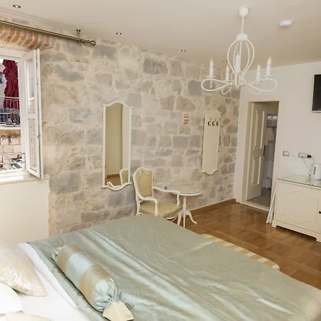 Gothic Palace Heritage Konukevi