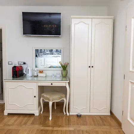 Gothic Palace Heritage Pensión