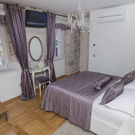 Gothic Palace Heritage 4*