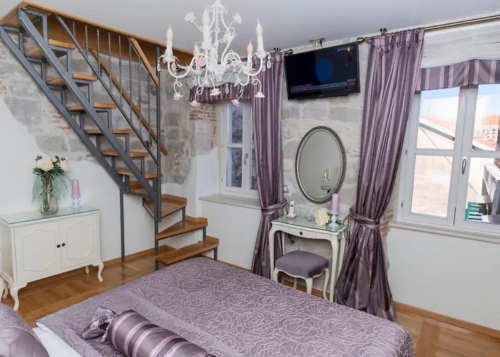 Gothic Palace Heritage Affittacamere 4*