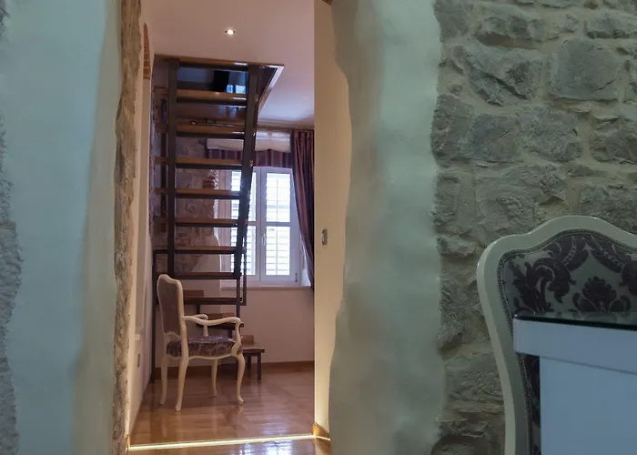 Gothic Palace Heritage Πανσιόν 4*