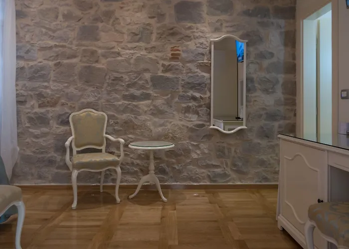 Gothic Palace Heritage Σπλιτ