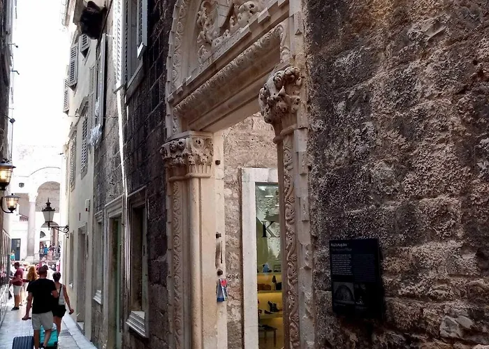 Gothic Palace Heritage Σπλιτ