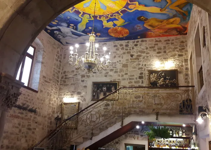 Gothic Palace Heritage Πανσιόν 4*