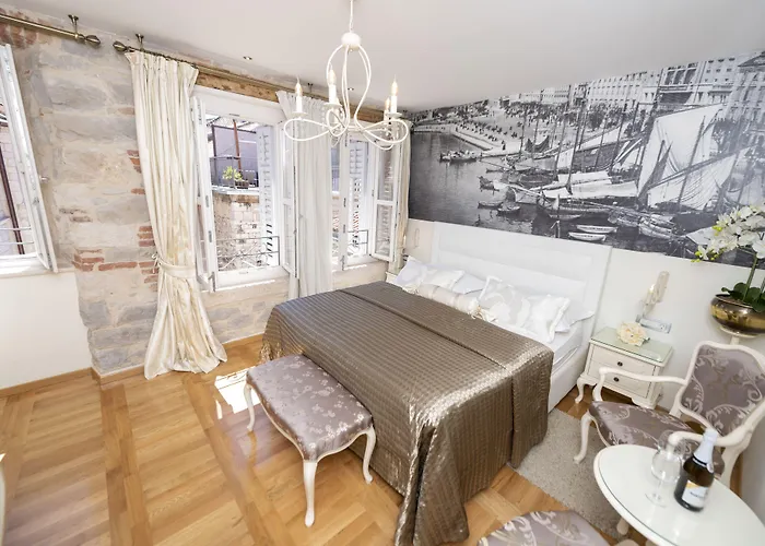 Gothic Palace Heritage 4* Σπλιτ