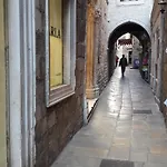招待所 Gothic Palace Heritage 斯普利特