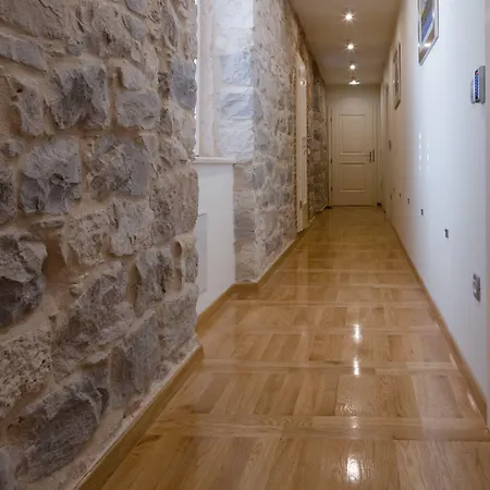 Gothic Palace Heritage Σπλιτ