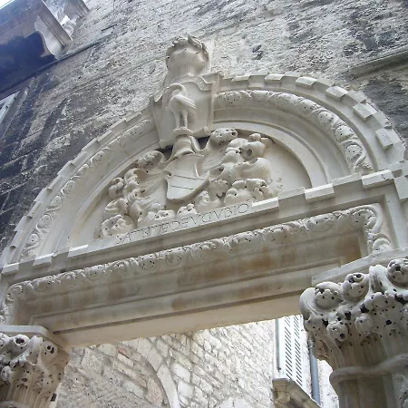 Gothic Palace Heritage Σπλιτ